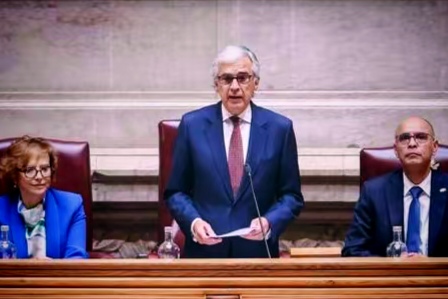 葡萄牙政坛罕见和谐！老议长高票连任，反对党竟集体