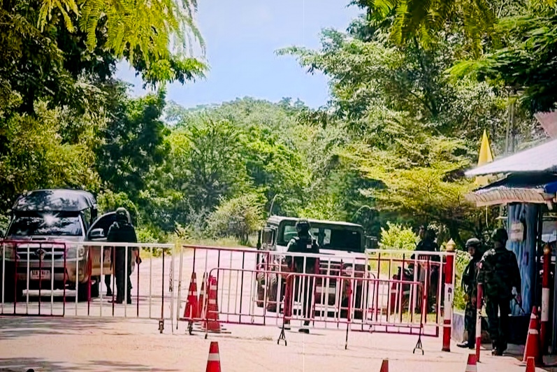 柬泰签证战开打！7天对7天，谁怕谁？

柬埔寨这边刚放出狠招——6月8日起，泰国人来柬埔寨也别想舒坦了，统统只能待7天！这摆明了就是跟泰国"以牙还牙"，谁让泰国先把柬埔寨人的停留期从60天砍到7天呢？