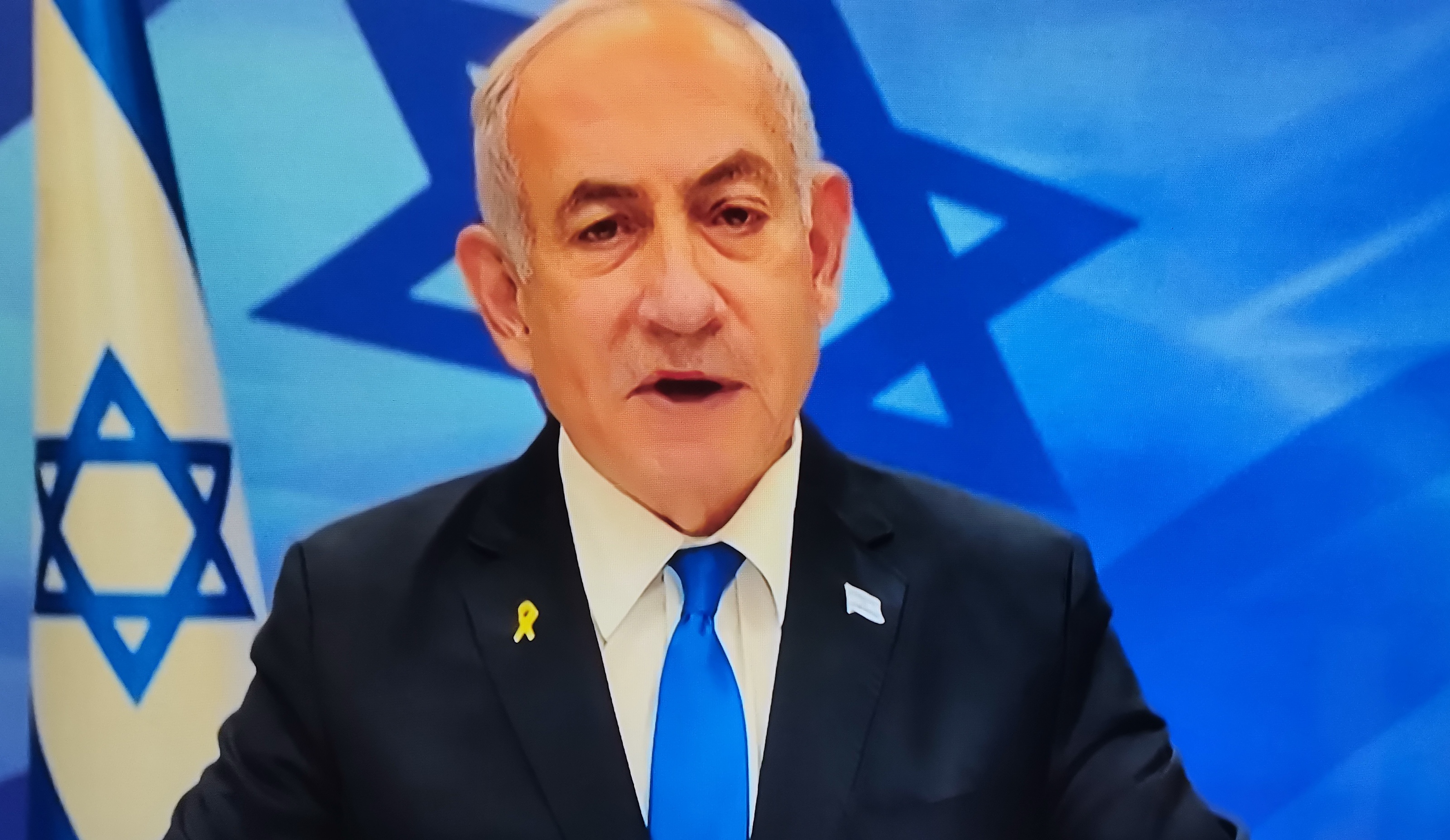 以色列内塔这次要笑出声了，没想到叙利亚的军力是如此之菜，三天丢失阿勒颇，五天丢失哈马市，都不用以军出手，阿萨德就快要风雨飘摇了，这还是有俄罗斯和伊朗的支持。
有人乐就有人苦，这苦的人肯定是伊朗的哈梅内