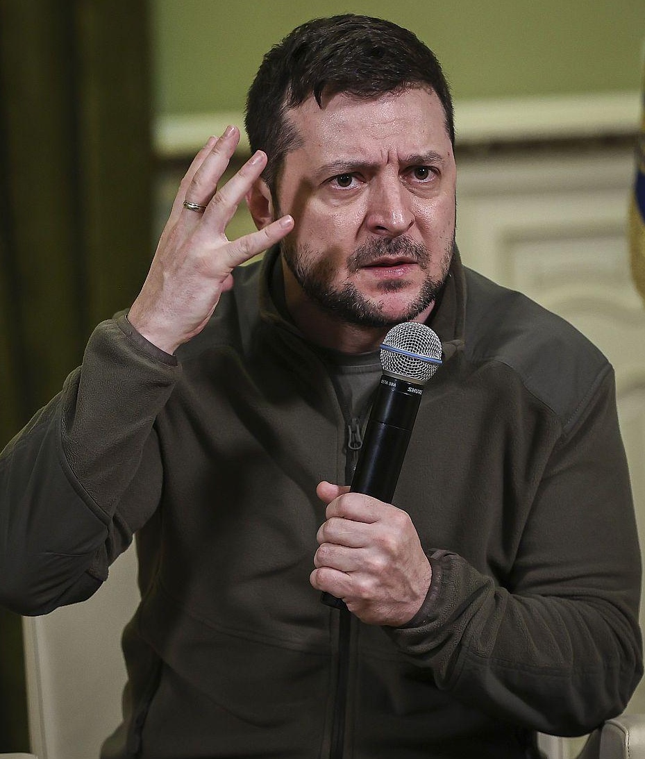 被刺杀的俄罗斯基里洛夫中将生前曾对莫斯科市长说过，他感觉最近有人在盯梢他。可是即使如此重要的信息，俄罗斯高层都没有放在心上，因为他们的注意力都放在了俄乌前线，直到这位俄国三防司令喋血莫斯科才醒悟。
其