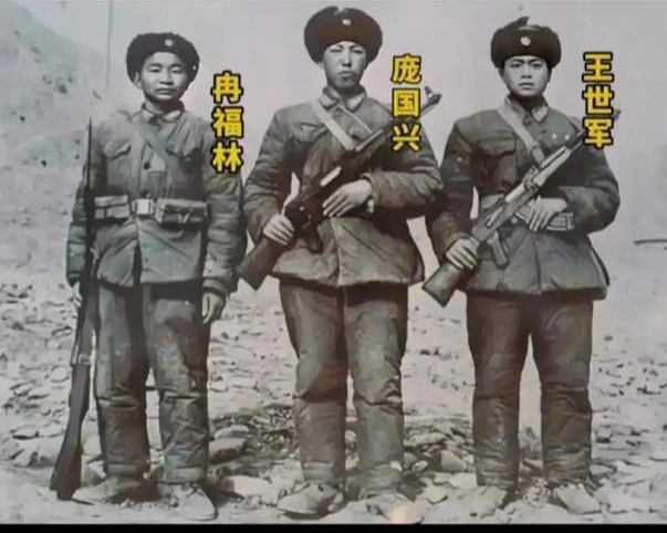 这么多年过去了，国家虽然富裕了，大家的生活条件也大为改善，可咱们这支队伍敢打硬仗的基因却从未改变，每个成员血管里的热血依旧激昂澎湃！
遇上这样的队伍，印度三哥后背要是不发凉，那才不合逻辑呢。
没有什么