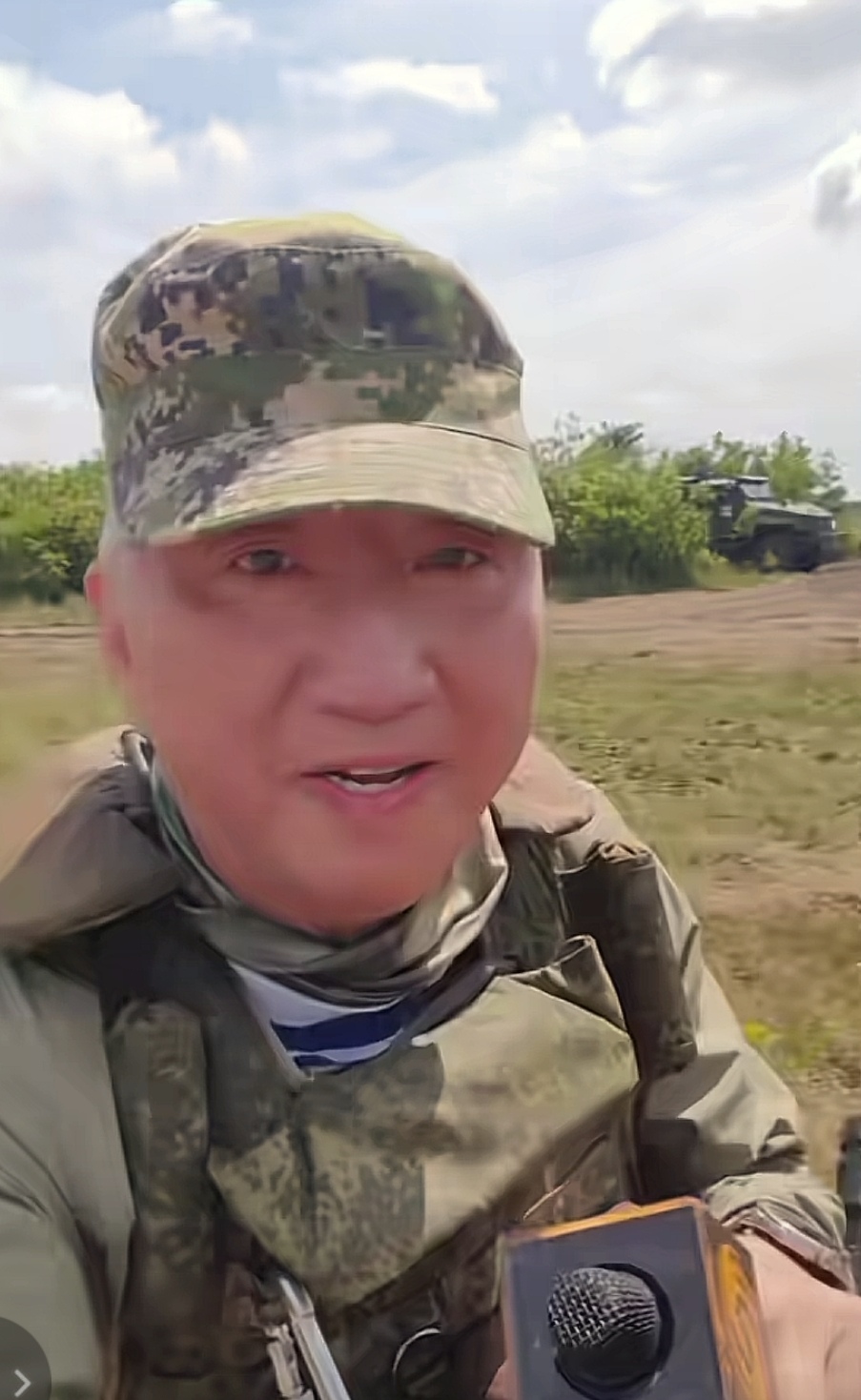 凤凰卫视记者卢宇光在俄罗斯确实人缘不错，他能采访到普京，更能采访到俄罗斯前线高官，即便是俄军普通士兵，卢宇光都能与他们的关系处理得相当不错。
这主要源于卢宇光这个人的性格很对俄国人胃口，他豪爽、讲义气