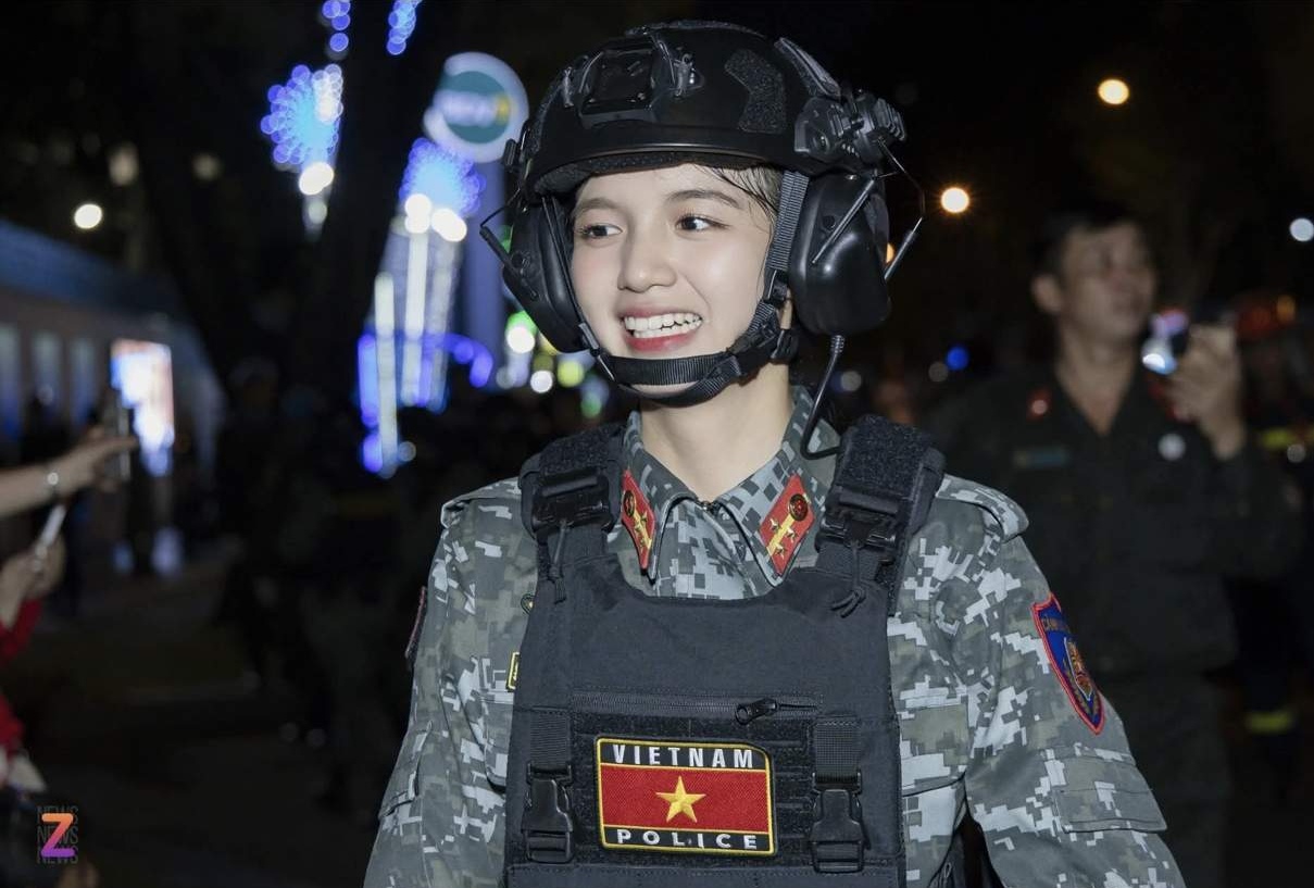不要以为越南的女性都是些马来人长相，塌鼻子、宽鼻梁、大嘴巴、皮肤黑等也并非越南所有女生的共性特征。
实际上，越南有不少人口是有着中原的血统，交趾郡曾是中原政权常年流放犯事官员、百姓及其家人的地方。
所