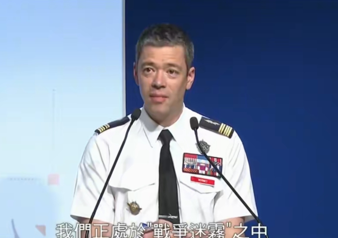 印度三哥把法国人都给整懵了！全世界都说印度的三架阵风战机被击落，而且巴基斯坦也公布了飞行员录音，但是印度不但不承认，反而高调派出宣讲团到处说他们打胜了。
所以当记者询问法国军方发言人时，法国人的回复是