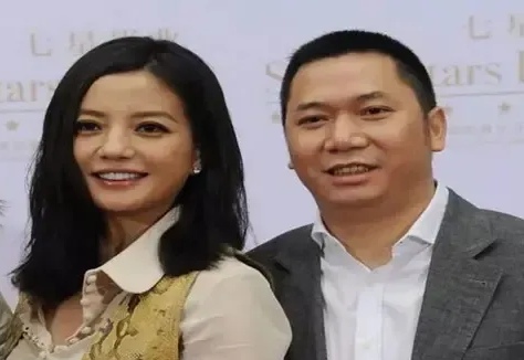 8488，这是影视明星赵薇被最新强制执行的金额。
额度虽然不大，但由此可见赵薇夫妇的人品有多差。黄有龙给赵薇买的丝袜高跟鞋可能都不止这点钱，但即便这点小钱，这两口子都不执行法院的判决，这才有强制执行的