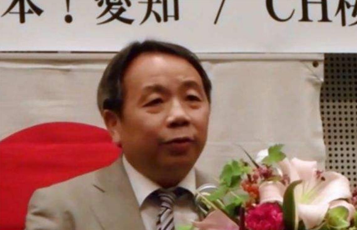 戴旭教授曾经说过这么一段话：叛徒比敌人更可恶，敌人通常只能给我们造成外伤，而叛徒是民族的心腹之患。
被咱们制裁且已经移民日本的石平，即石平太郎，就是这么一个可恶的叛徒角色。
他利用自己中国人的出身，没