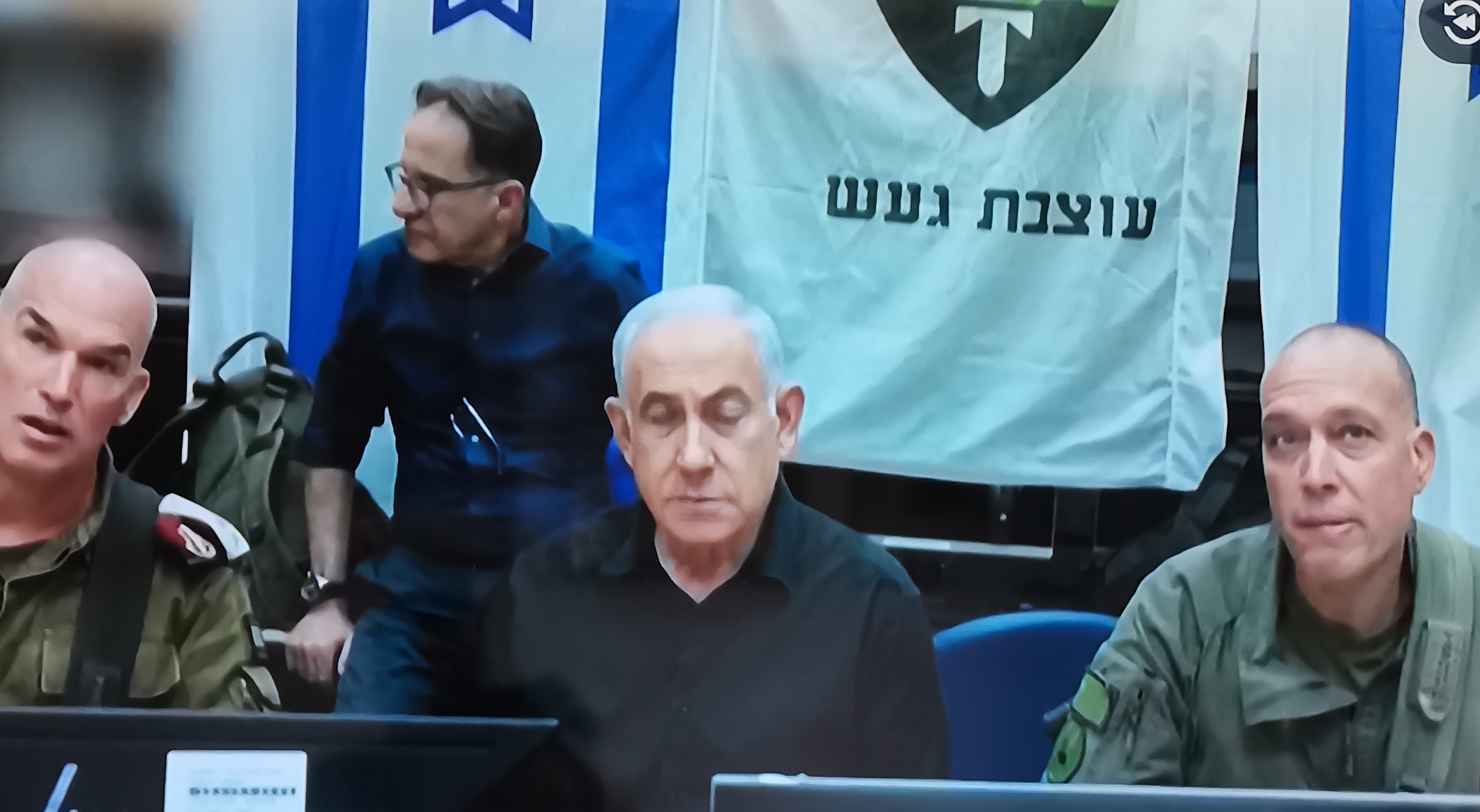 伤害性不大，侮辱性极强！天天炸别人，如今自己老窝也被炸。
10月19日，黎巴嫩真主党使用无人机袭击了内塔尼亚胡的私宅，看来真主党的情报能力也还可以，至少能摸到内塔尼亚胡的私宅。
当然，这已经不是内塔第