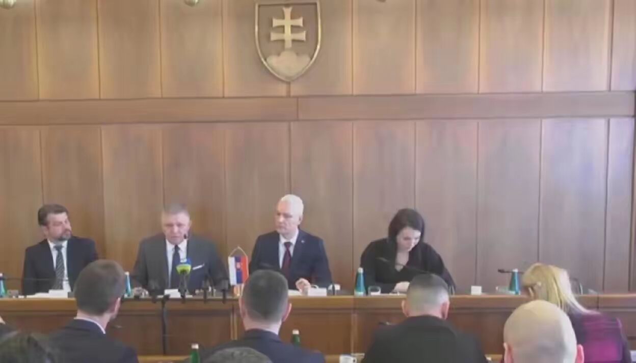 斯洛伐克的购气问题终于解决了，乌克兰陷断俄罗斯向欧洲国家的供气管道其结果导致乌克兰自己损失巨大，斯洛伐克安然无恙。
斯洛伐克总理10号召开会议，会议中斯总理表示俄罗斯将履行承诺继续向斯洛伐克供气，供气
