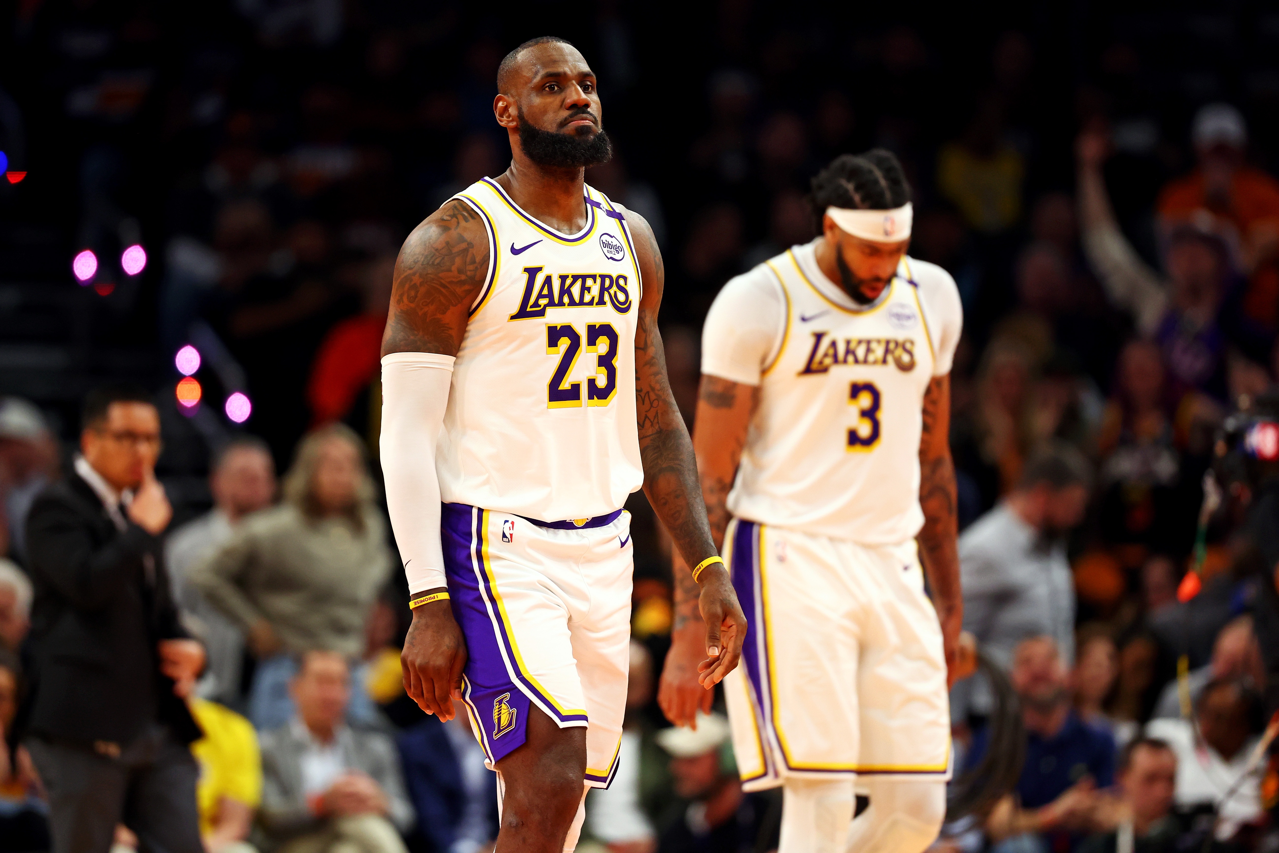 NBA月最佳遗珠：湖人詹眉、快船哈登、骑士米切尔、火箭申京、三球等球员在列

今日NBA官方宣布，雷霆球星亚历山大和绿军球星塔图姆分别成为10-11月西部和东部月最佳球员。

其他获得提名的球员有：东