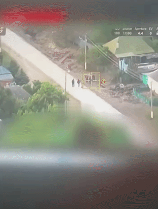 乌军从沃尔昌斯克撤走了4900人，还有200多人留在了当地，不肯跟着走，这不俄军