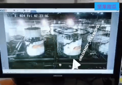 铁丝网大用，乌军的一架远程巡飞弹直接打到了俄罗斯的油罐上，由于有铁丝网的作用，不能贴身近爆，爆炸后油罐没有变成火球，即使有一点损坏，第二天修复下，就没事了。至少不会连锁爆炸了。

铁丝网，渔网已成为乌