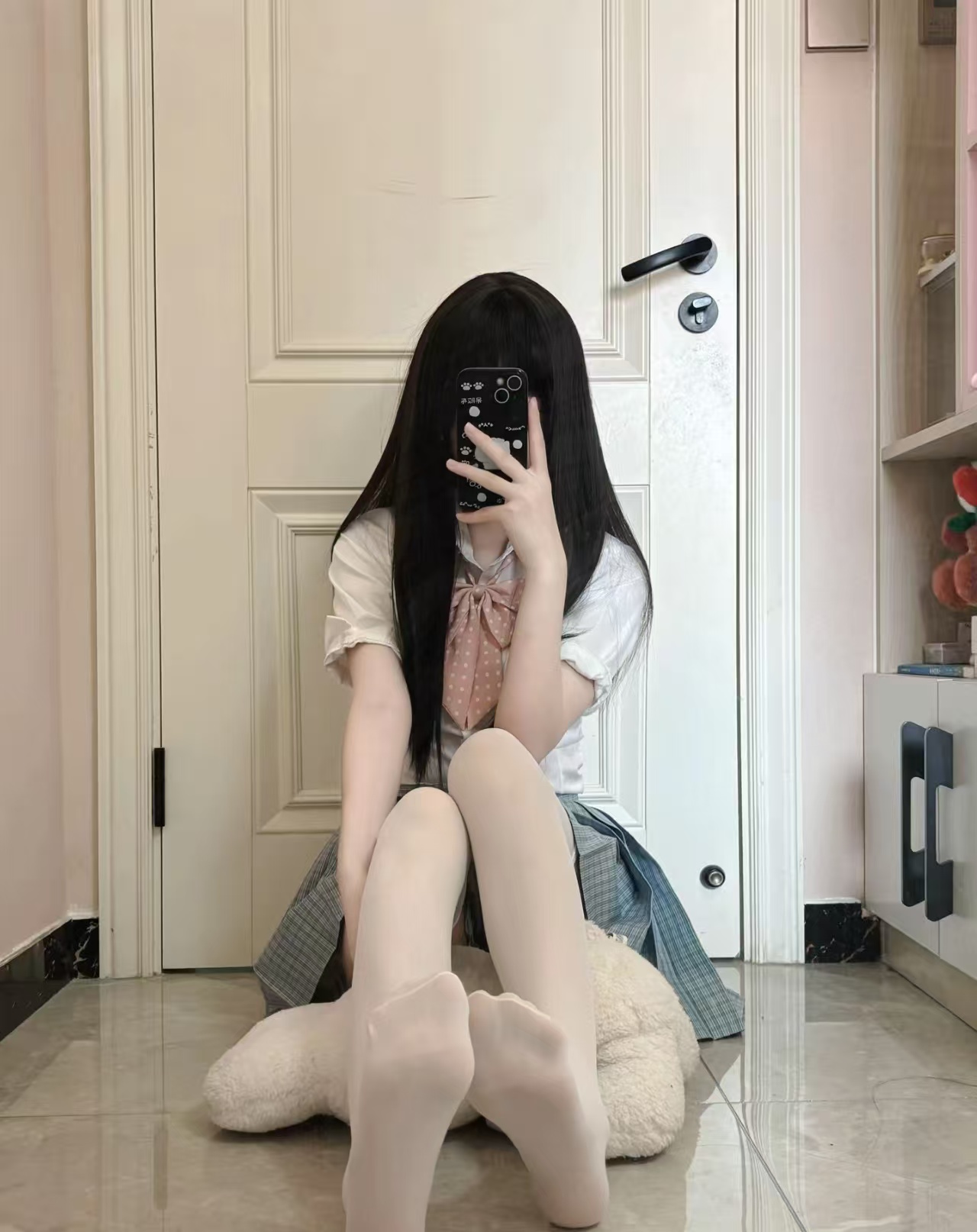我穿这身去见你可以吗？能不能请我吃饭带我玩？