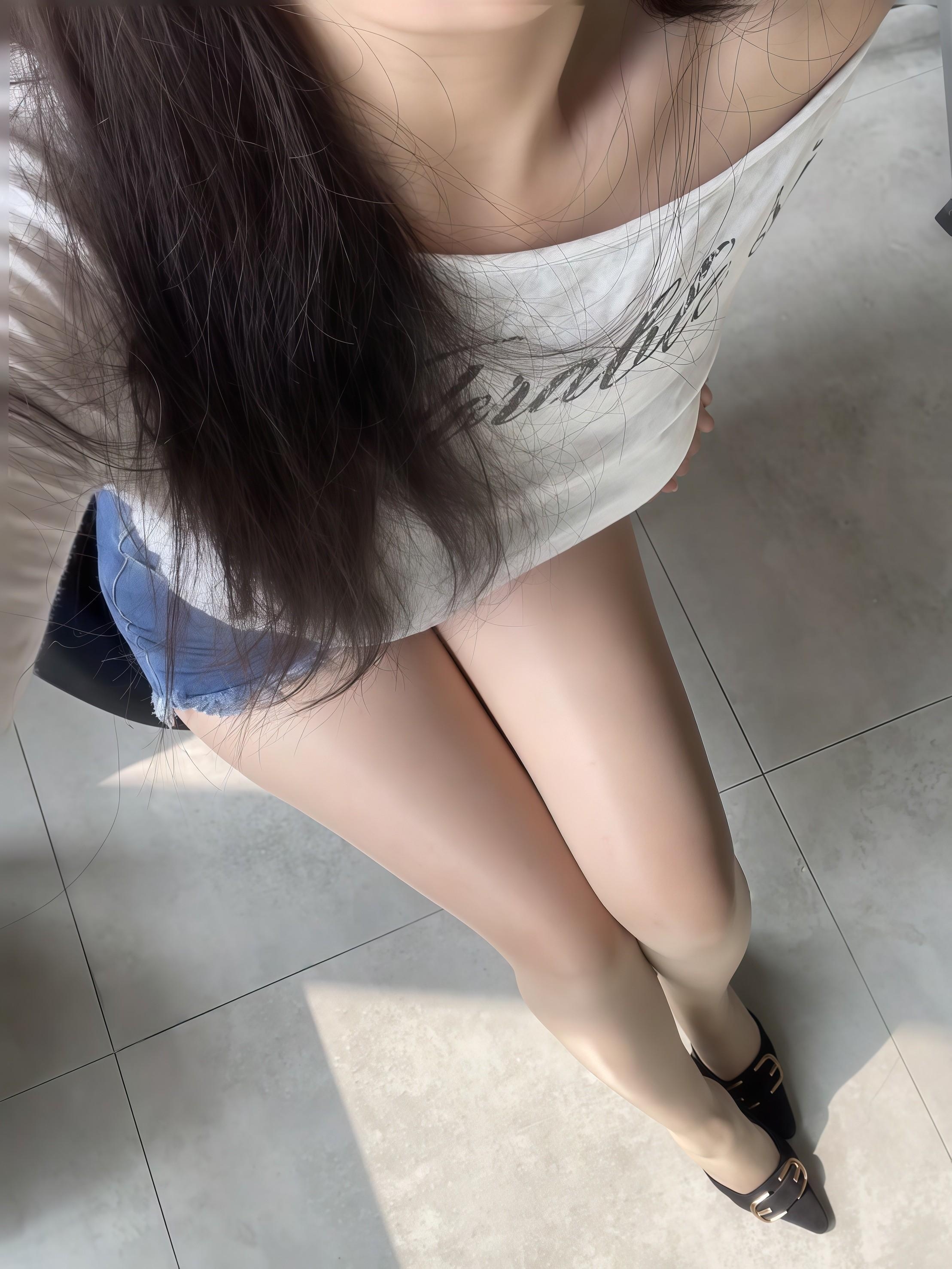 为什么大腿和小腿不是一个颜色呢？