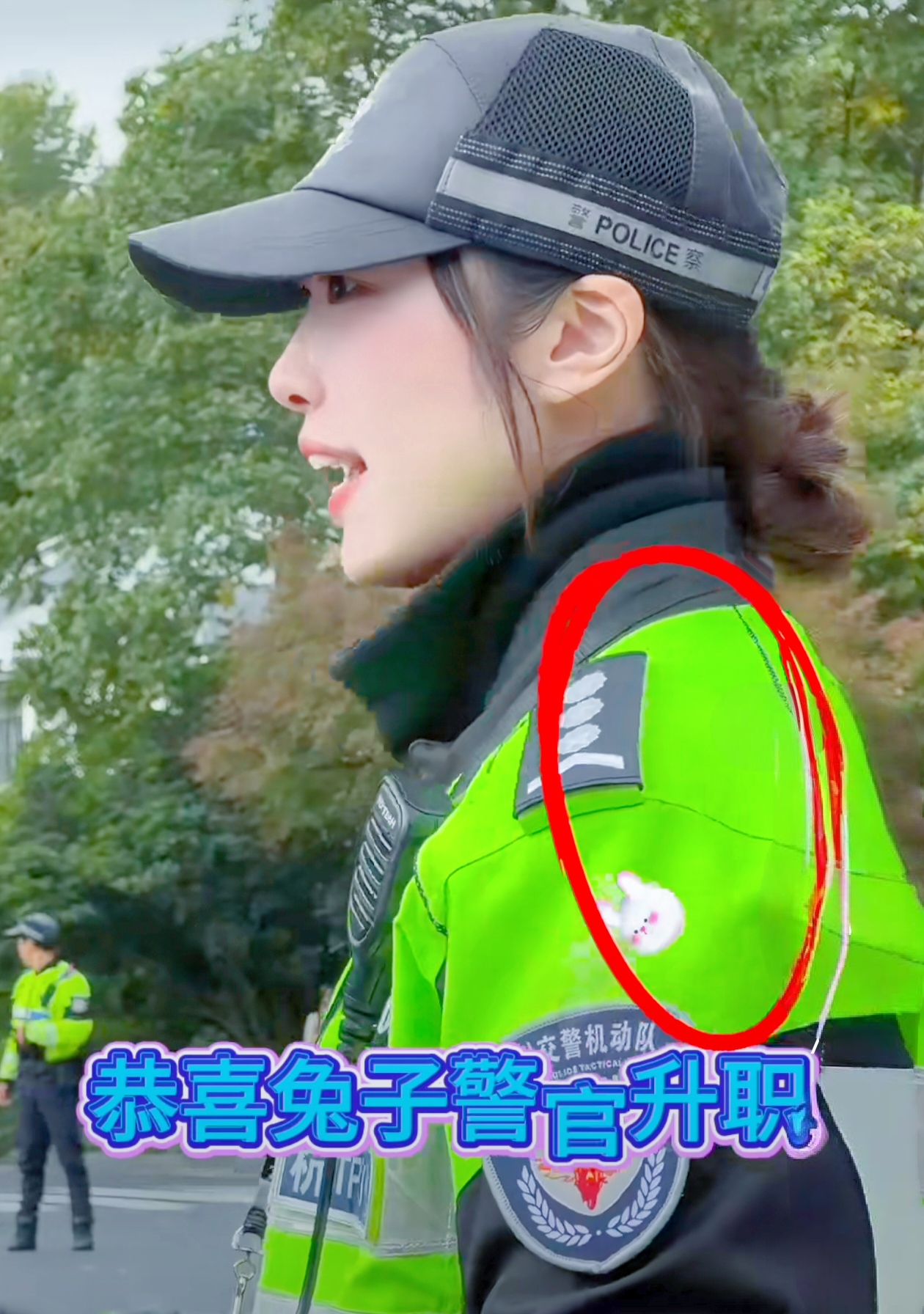 杭州街头，曾经有一颗闪耀的“警界新星”升起，她就是“兔子警官”李语蔚，而如今她的晋升消息如同一颗投入平静湖面的石子，激起了层层涟漪。
 
这位 1998 年出生的杭州姑娘，自 2021 年踏入灵隐交警