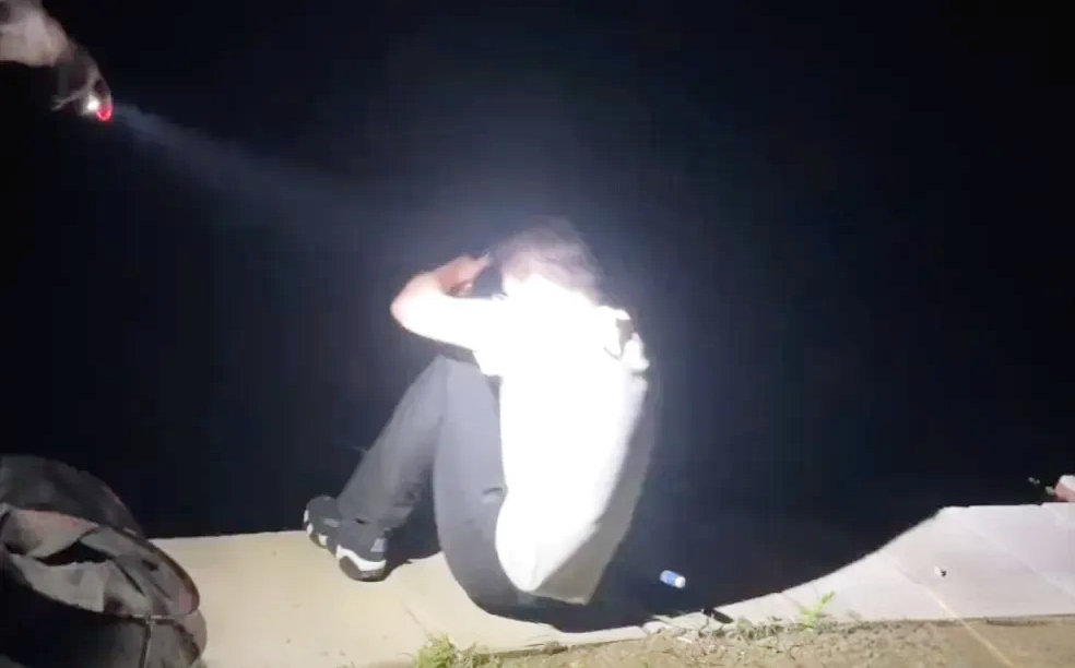 在云南大理的宁静乡村，一位名叫杨大爷的村民，本以养鱼为生，承包了一片鱼塘，寄托着