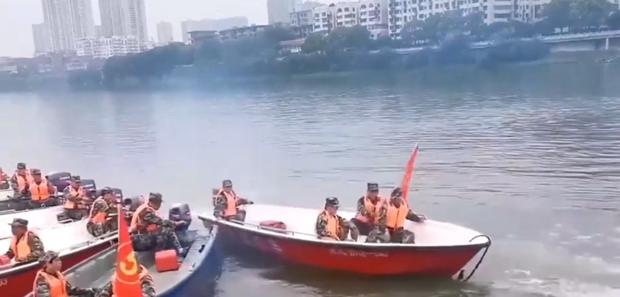 台风肆虐，湖南省资兴市陷入绝境，30人遇难，35人失踪。暴雨破纪录，这场台风格美