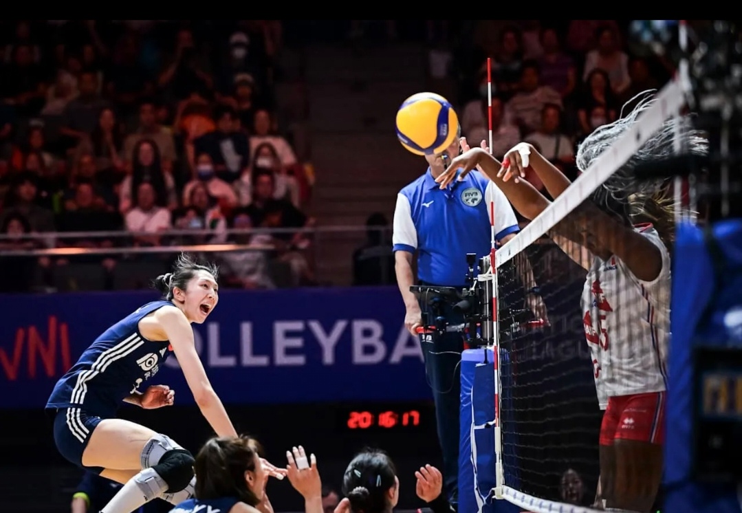 25-17、25-18、25-11，中国女排3-0轻取法国。结果够爽，过程却不是那么爽。泼点冷水，说说不足吧：
先说发球。赵勇指导赛前应该是有专门强调，队员们很重视，阶段性质量不错，但整体效果还是不尽