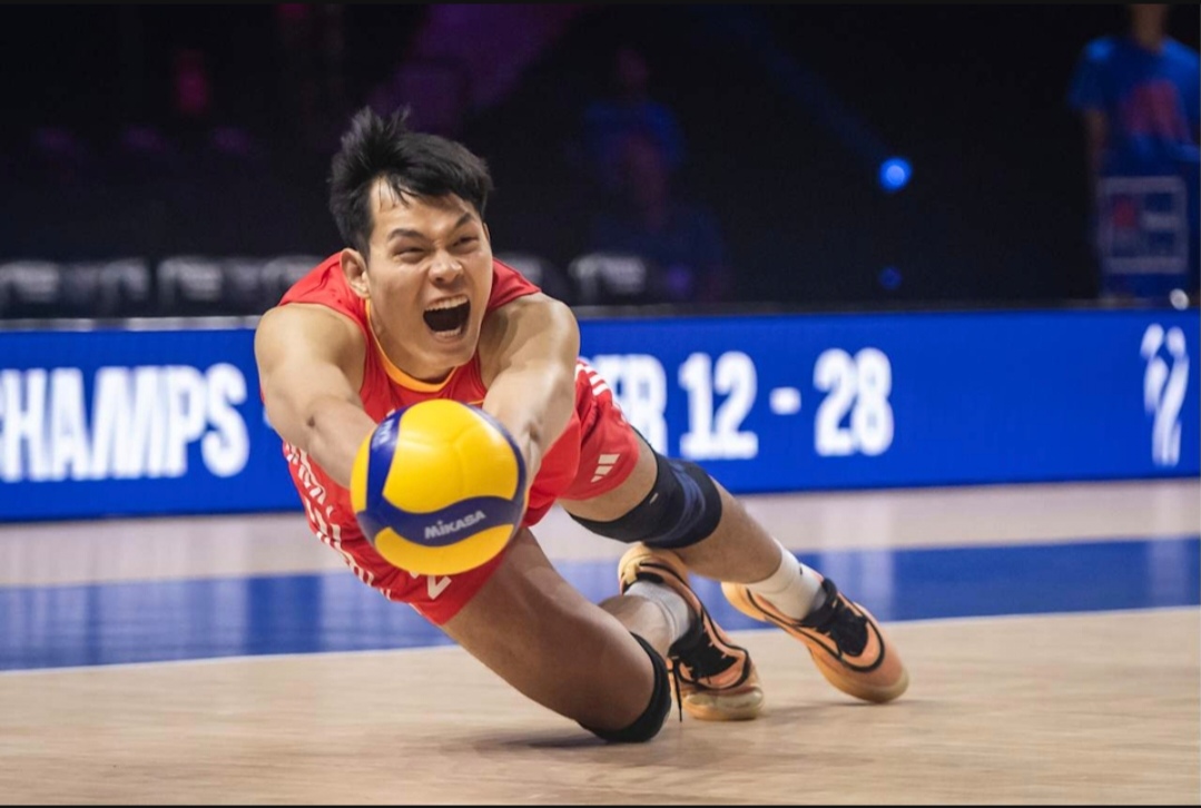 22-25、16-25、23-25，全替补阵容的中国男排0-3不敌仅有主力卢卡雷利缺阵的巴西男排。
鉴于江川、俞元泰都有伤，所以海宁教练为了保护球员，索性首发仅保留了李咏臻和曲宗帅两名主力，随着第二局