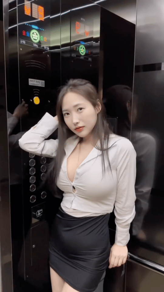 她还不好意思了