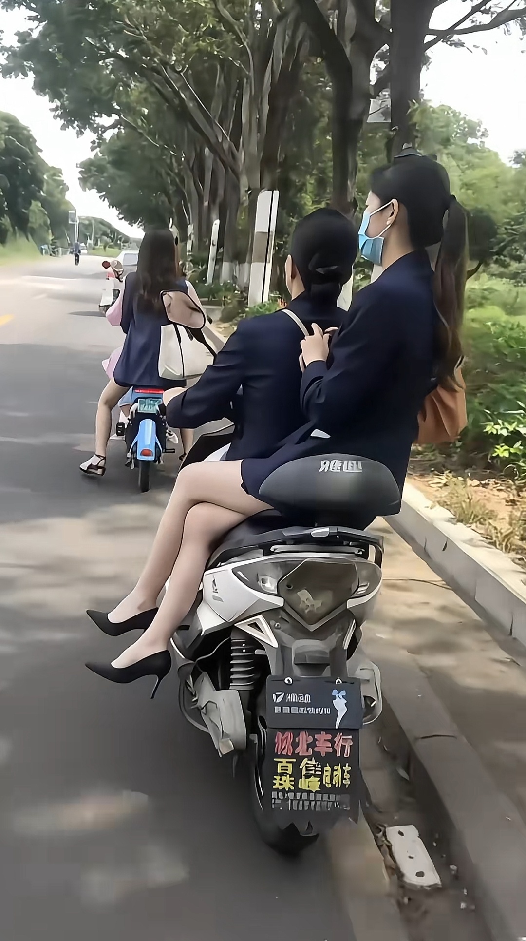 我就搞不明白了，为啥喜欢骑我的电车呢？