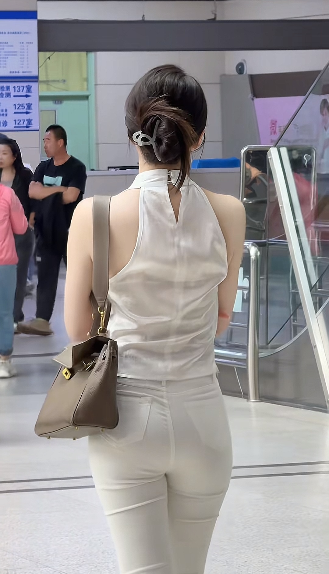 你在等谁？