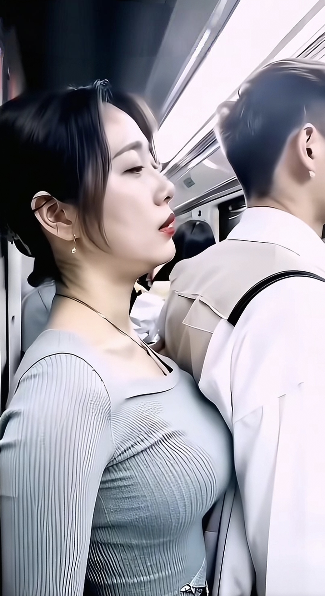 还是要自己买车，不能挤了