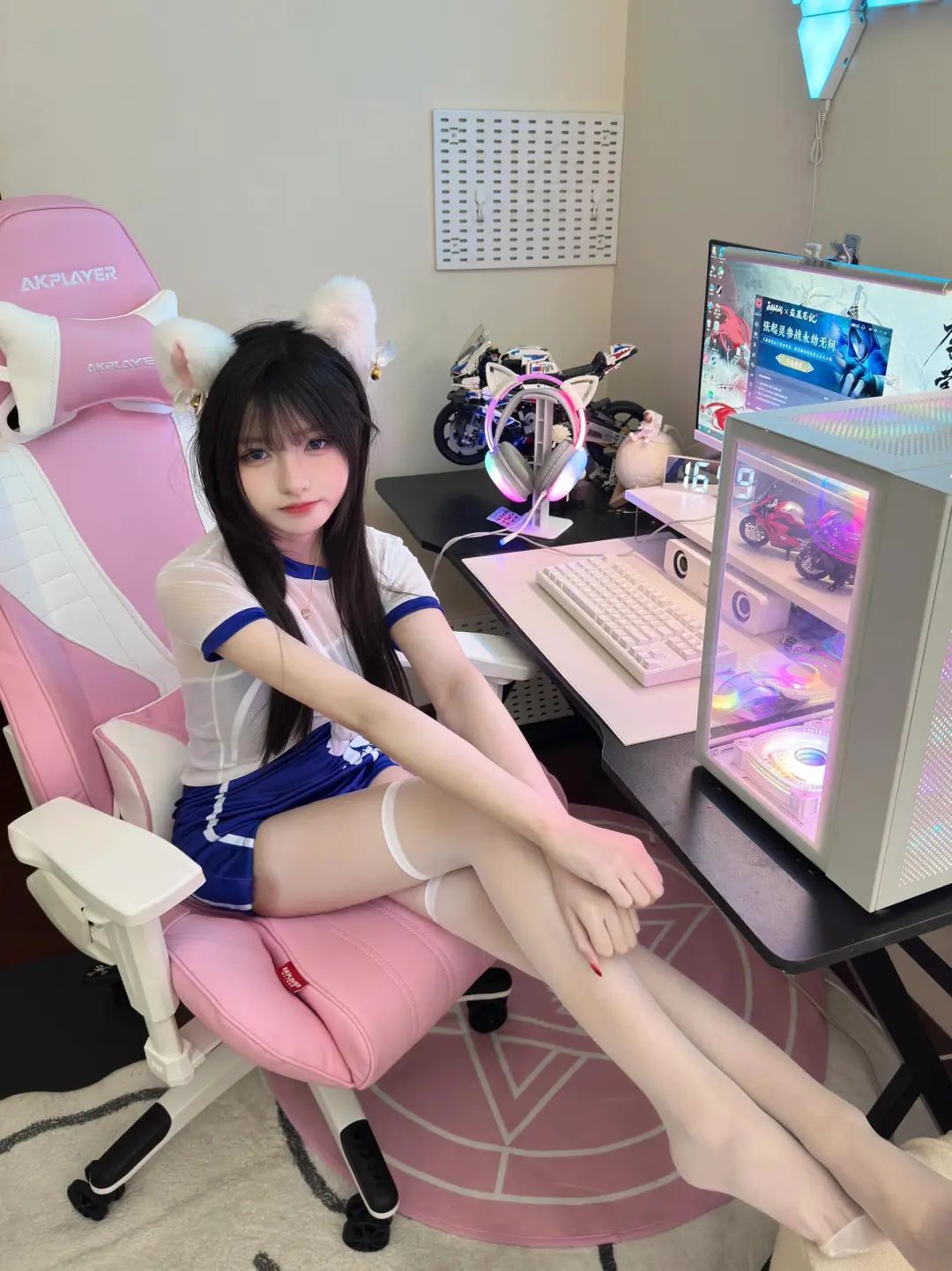 赏析美好第1172篇～电竞女友