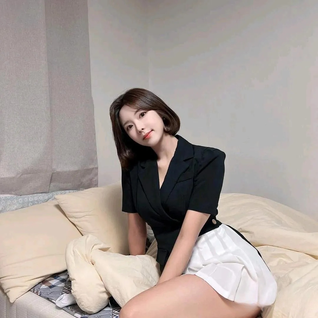 如果你看向我，我会温柔地消融，像火山中的雪。