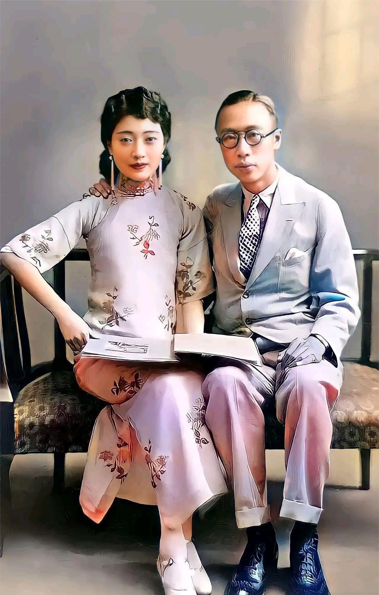 如果清朝没有灭亡的话！这个美女就是天下最有权势的女人了。

这个美女是末代皇后婉容，旁边是末代皇帝溥仪。

婉容嫁给溥仪的时候，清朝已经灭亡，因为溥仪身体的原因，两人在一起之后，并没有生育小孩。