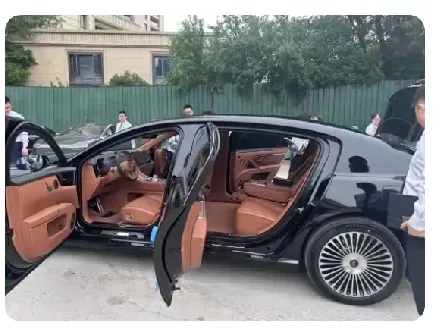【尊界S800挑战百万级天花板：L3智驾+巨幕隔断，能否终结德系双雄统治？】

当尊界S800后排双零重力座椅与巨幕软隔断的官图曝光，一场针对传统超豪华品牌的“降维打击”已然开启。这款预售价100万-