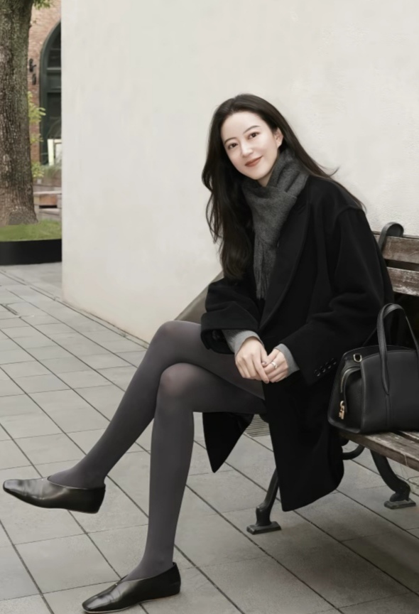 黑灰撘配，魅力十足