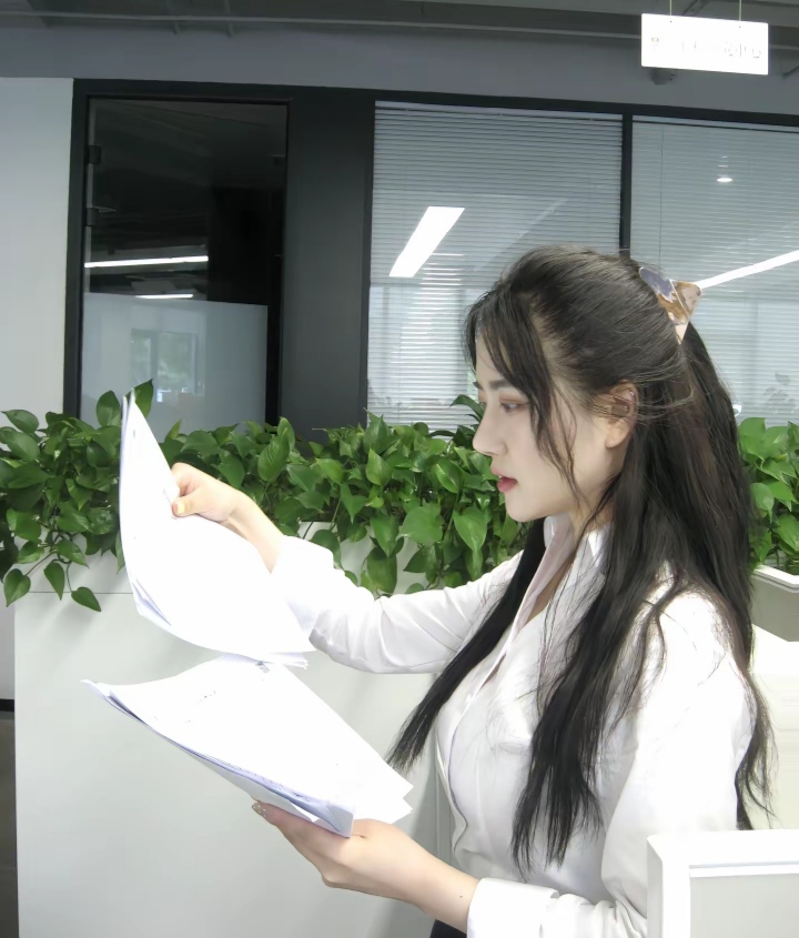 眼里有光，清新典雅