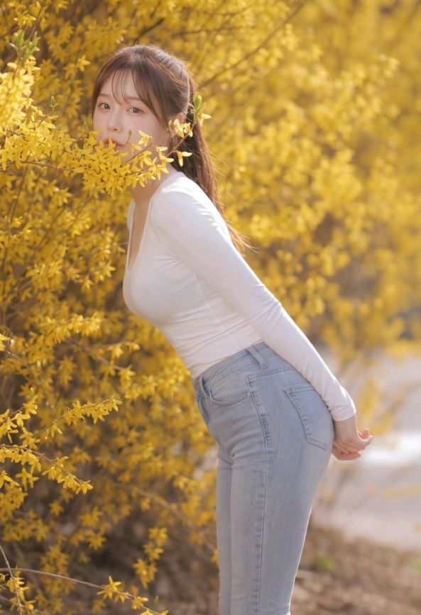 漂亮，颜值和身材都在线