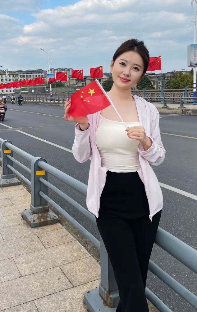 这少妇看着安逸得很