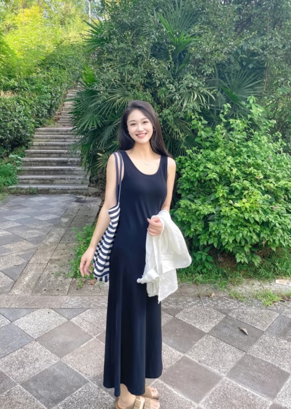 可爱漂亮的小姨妹