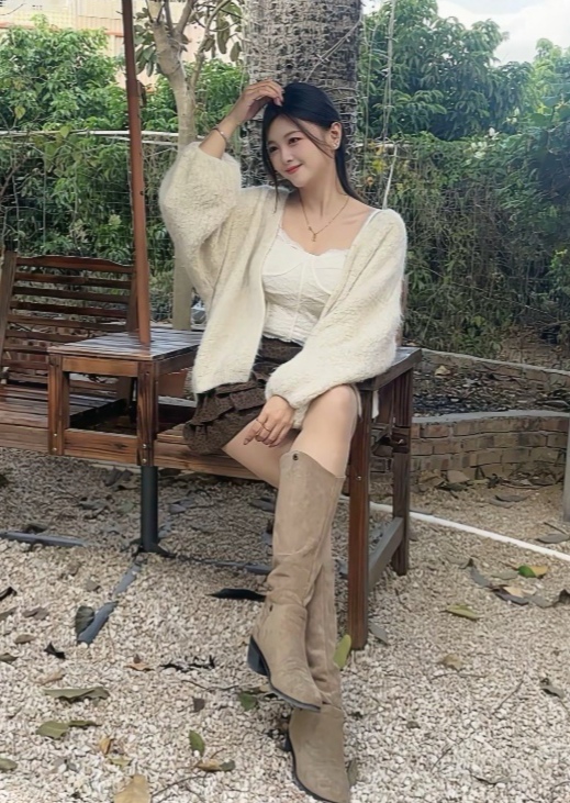 今天去逛了下公园，找不到小时候的快乐了