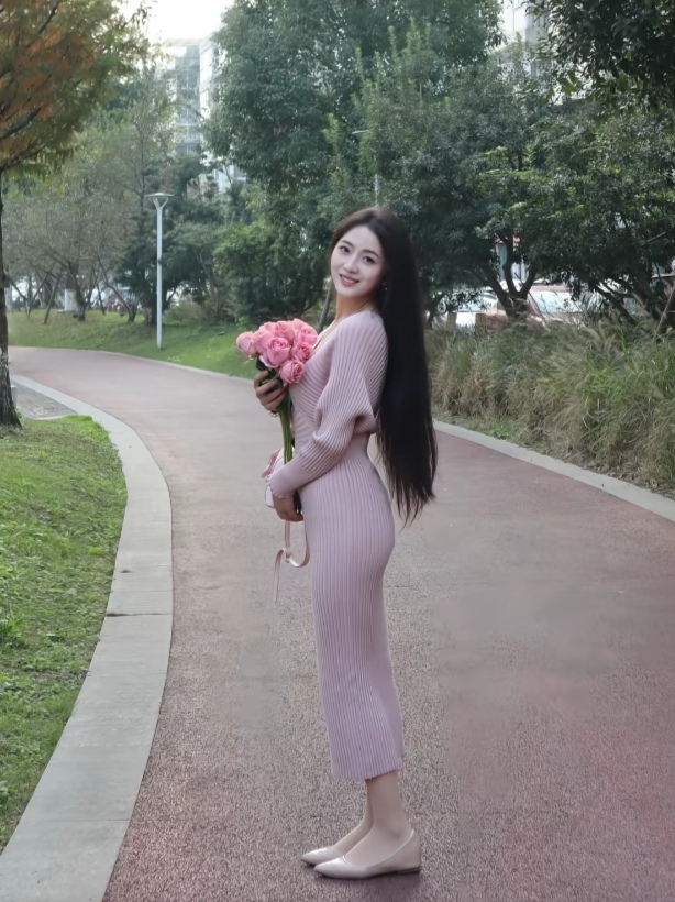 女人要不火锅，要不鲜花，要不包治百病