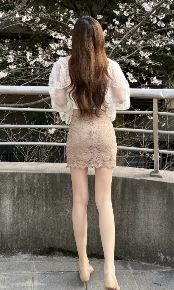 人比花娇，背影杀