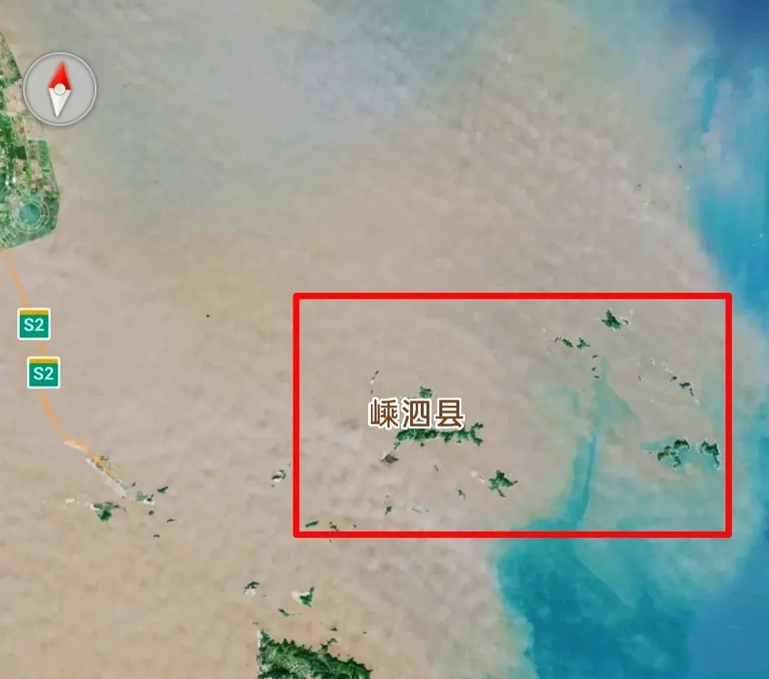 中国海岛县“嵊泗县”，陆地面积86平方千米。

嵊泗县，由大小404个岛屿组成，常住人口7万左右，下辖三个海岛镇和四个海岛乡。
我国浙江省舟山市东北方向，分别有岱山县和嵊泗县两个海岛县。