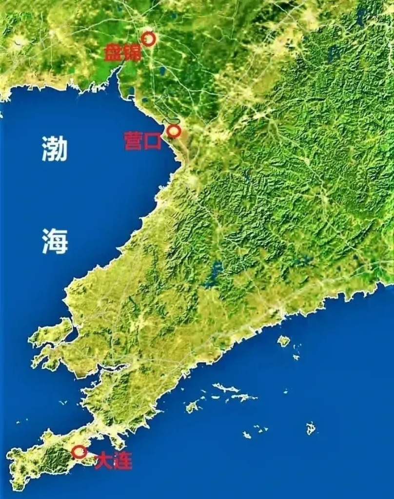 大连真是一个良港，感觉比青岛条件还好。

位居辽东半岛最南端，扼守渤海入海口。这里港阔水深，不淤不冻，水深条件优于青岛港，不需要清淤，国际邮轮畅通无阻，全年不冻，水文条件优越，航道条件绝对比青岛港好。