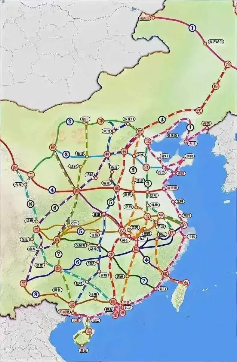 全国高铁图。
中心是武汉？
中心是郑州？
武汉和郑州地理位置真心的优越！
都有超级便利的交通系统，四通八达！