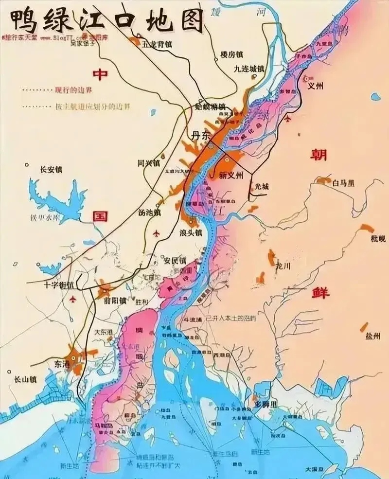 看鸭绿江，很奇怪，为什么大多数岛屿都属于朝鲜。

尤其是绸缎岛，这个岛位于入海口，面积67平方公里，很有价值，它位于鸭绿江主航道靠我们一侧，但却属于朝鲜平安北道。

历史上鸭绿江中的岛屿绝大多数属于我