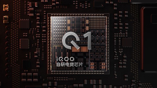 [新品]iQOO 12系列再曝好消息，全面升级打造性能与影像双旗舰。性能方面，iQOO 12系列将搭载高通骁龙8 Gen 3处理器，搭配满血版LPDDR5X、UFS 4.0组成的新一代“性能铁三角”，