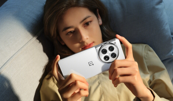 [早报]一加12发布前瞻，你要的都有了。一加12将配备京东方2K显示屏，搭载第三代高通骁龙8移动平台，提供24GB+1TB版本，全球首发内存基因重组2.0，释放大内存全部实力。此外，一加12还将全球首