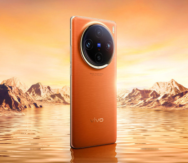 [新品]vivo X100 系列相机再曝好消息。vivo X100 Pro系列与蔡司联合研发了蔡司APO浮动潜望长焦，采用浮动镜片设计，利用蔡司镜头组强大光学能力和精妙组合，蔡司镜头独特T*镀膜防眩光