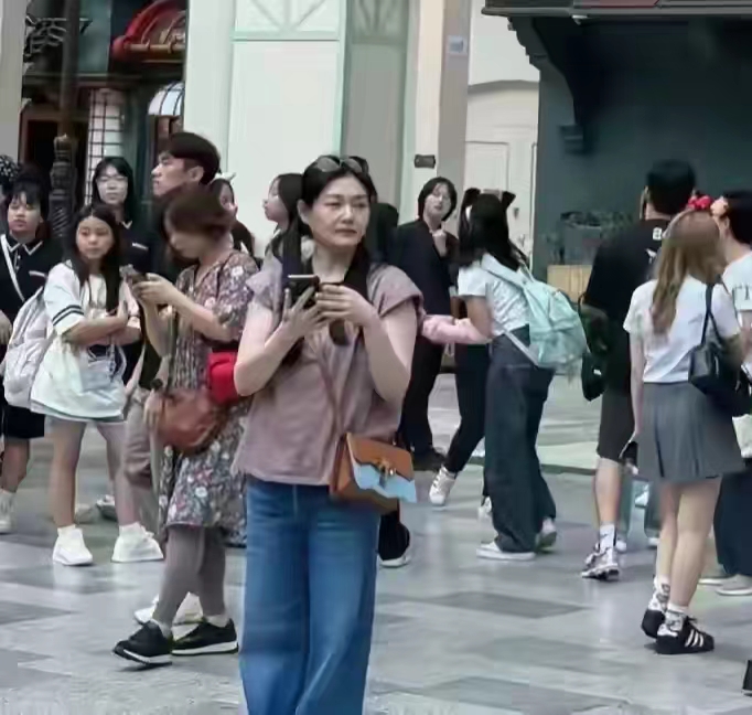 大S嫁给具俊晔做了韩国媳妇后，居然三年时间老了十岁的样子，真的让人难以置信呀。
