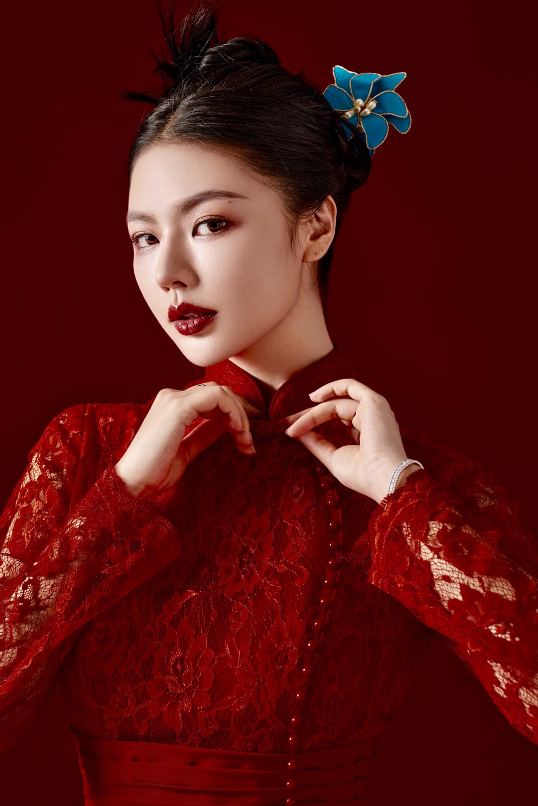 年味越来越淡，春晚越来越尬，美女越来越红。