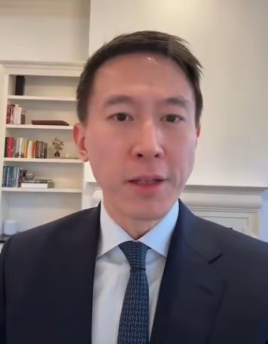 #TikTok CEO：尽全力确保平台继续繁荣#不难发现，一些有价值的公司，成了大国竞争的牺牲品。当然，我们是在保护他们，希望他们变得伟大！