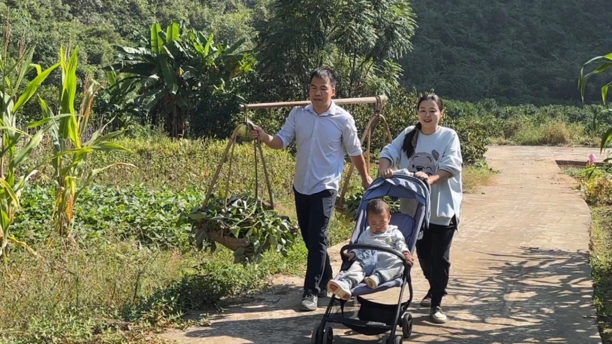 前女友是市里的，说肯定不可能和我在农村过一辈子，在农村天天都是面对土地，不是她想要的生活，所以提出分手。现在回想起来，还好没有继续追她，因为在农村才是我想要的生活。