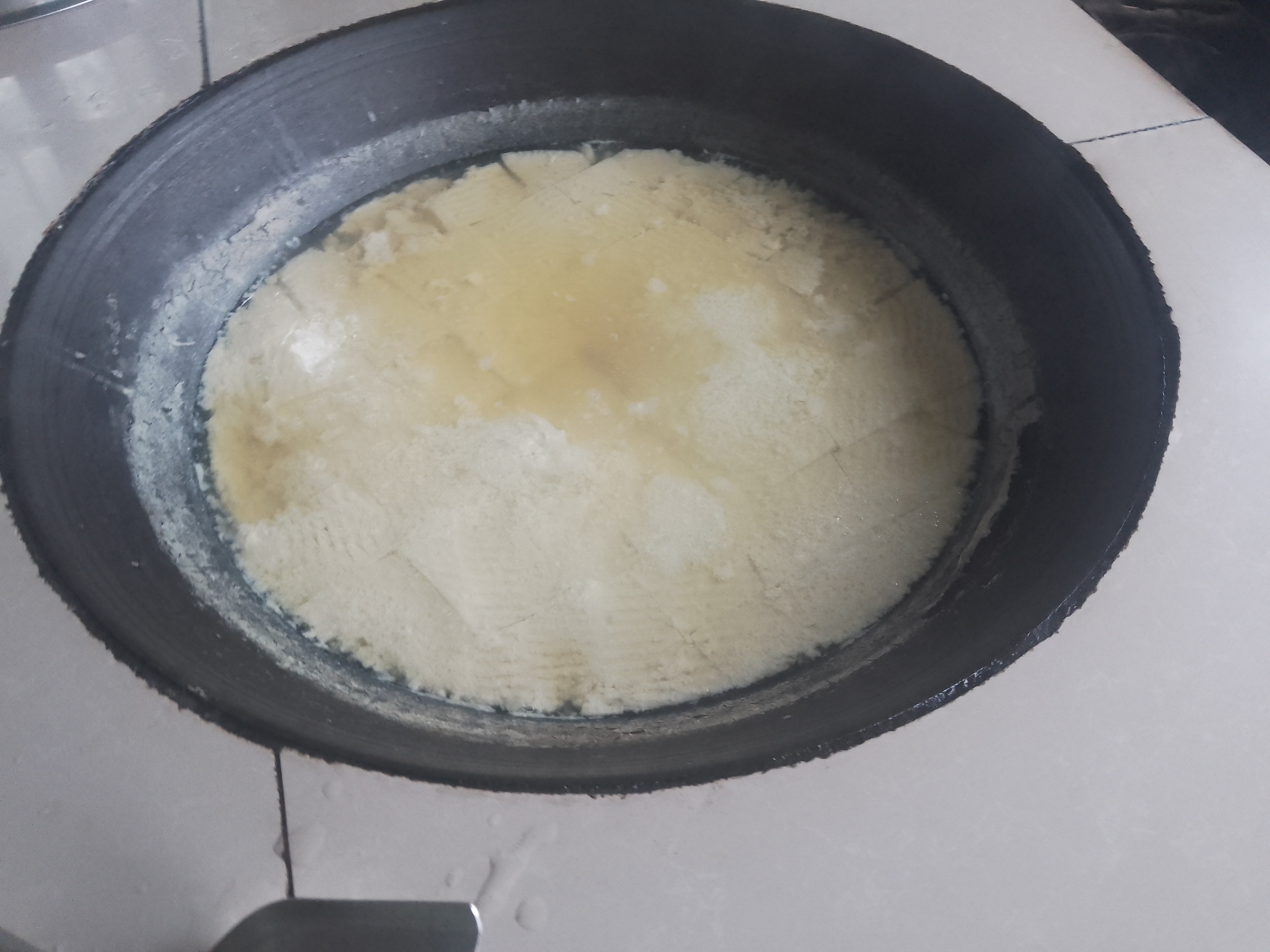 豆花要吃烫的，老婆要娶胖的。意思就是豆腐烫的好吃，刚出锅的豆腐，软糯可口，媳妇要胖的，比较旺夫。就是生活越来越好，越来越旺